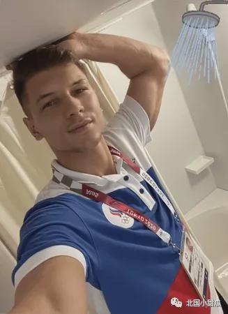 的判断更显 的判断更显