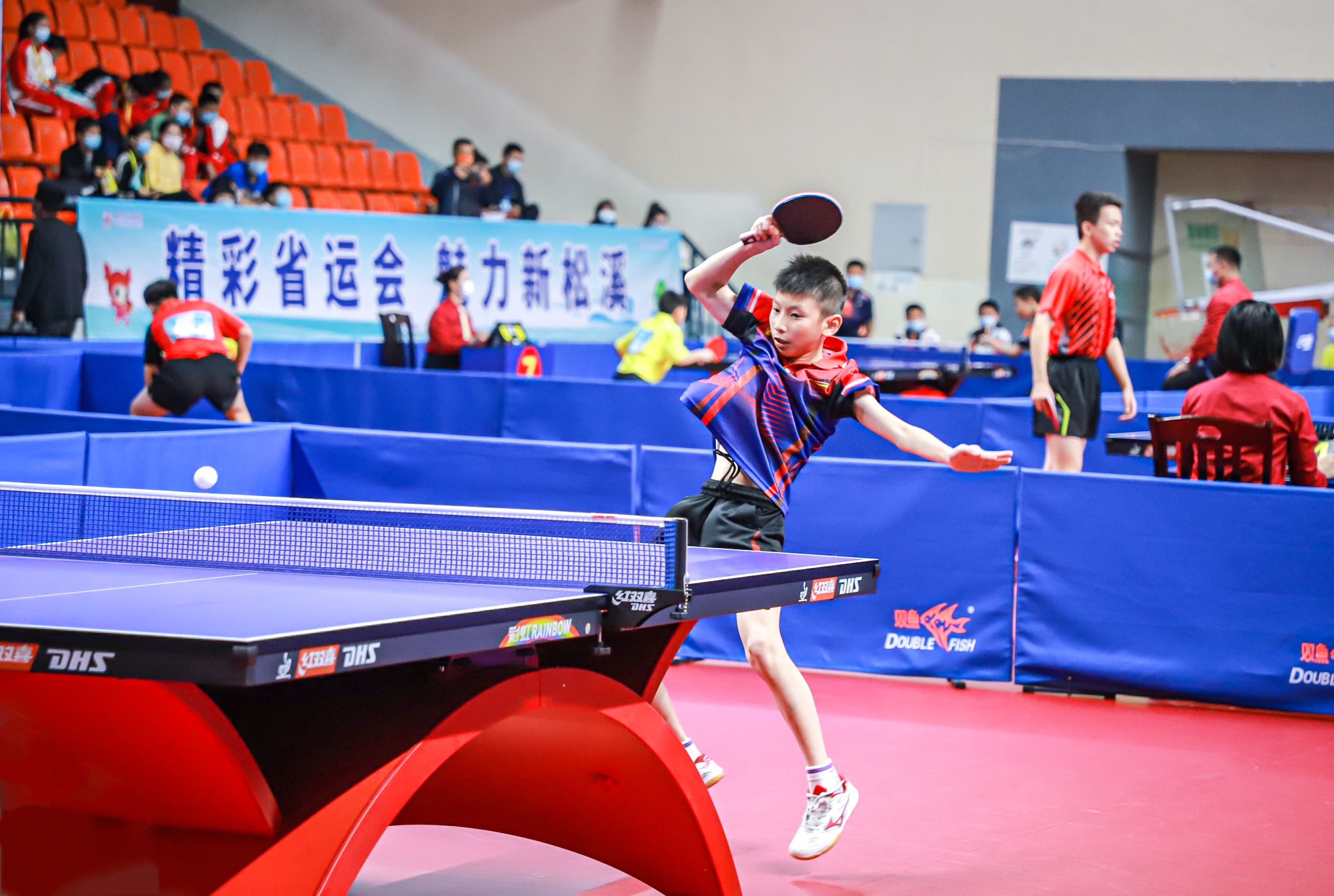 他不单单追 他不单单追