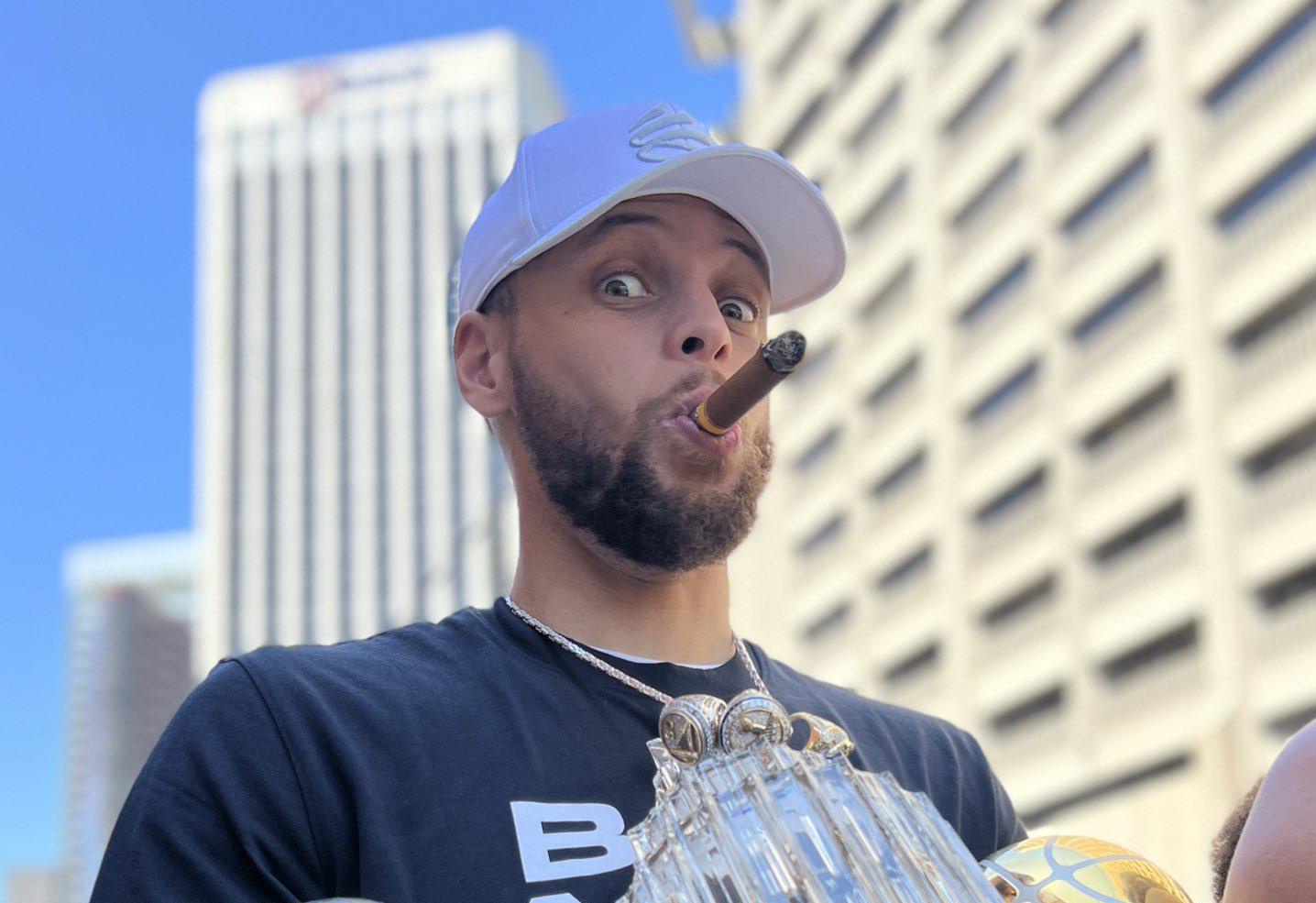 他是带领球 他是带领球