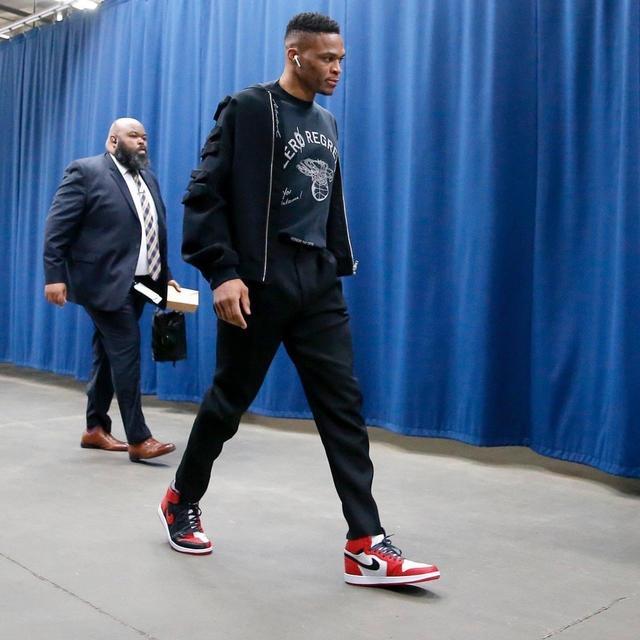 决于两点 决于两点